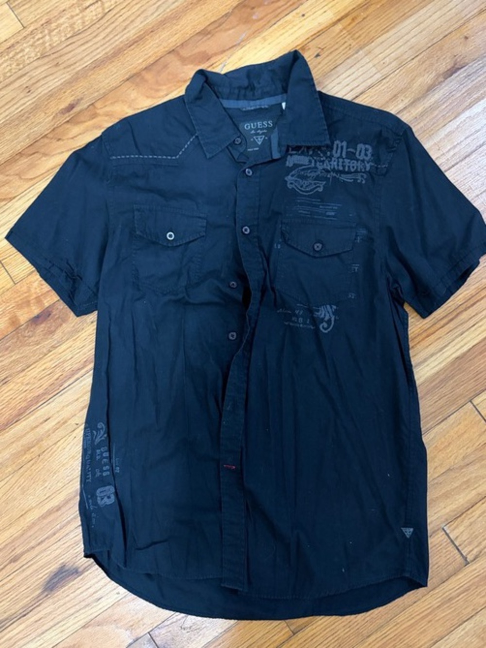 🧚🏻‍♀️ Men's Black Short-Sleeve Button-Down Shirt with Chest Pockets